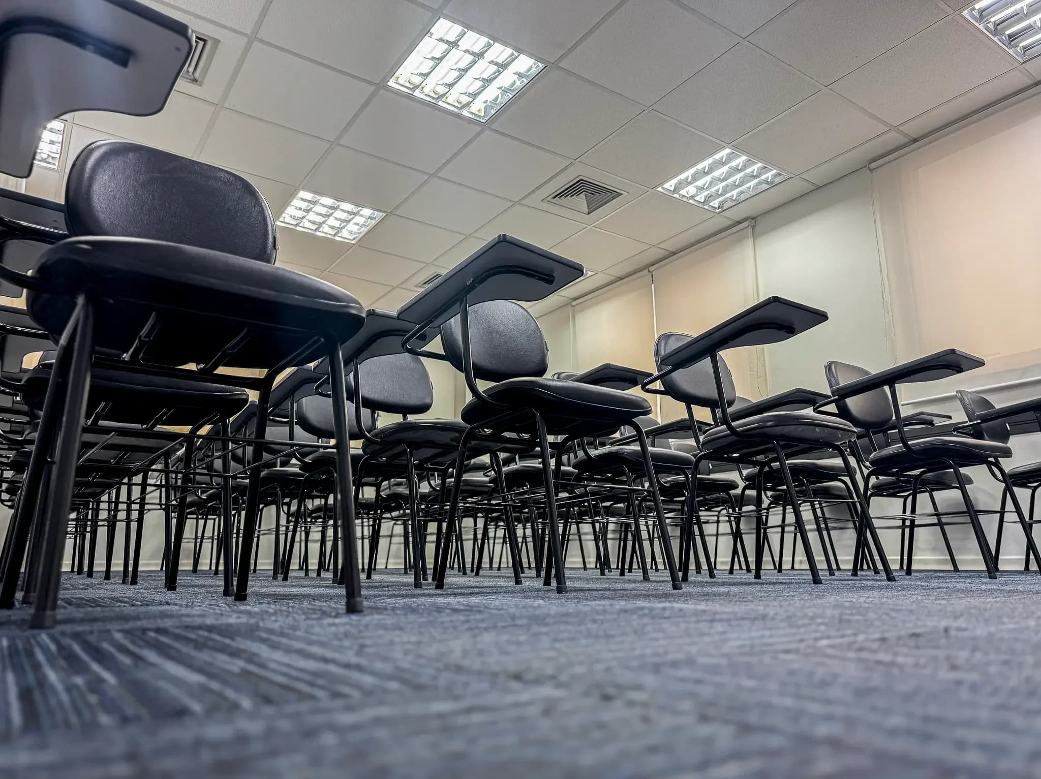 Sala de aula moderna do CEAB